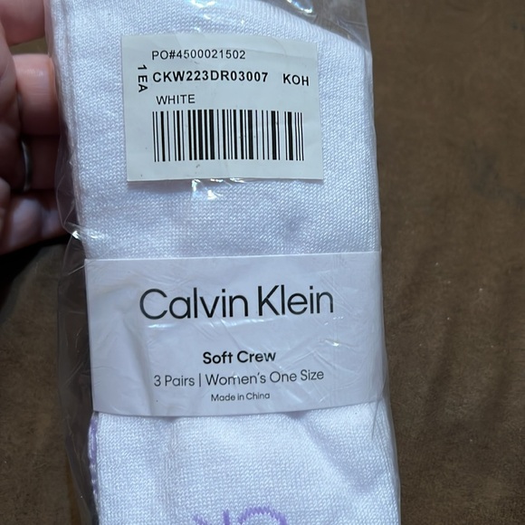 NWT Ladies’ Calvin Klein Soft Crew Socks - Picture 5 of 7